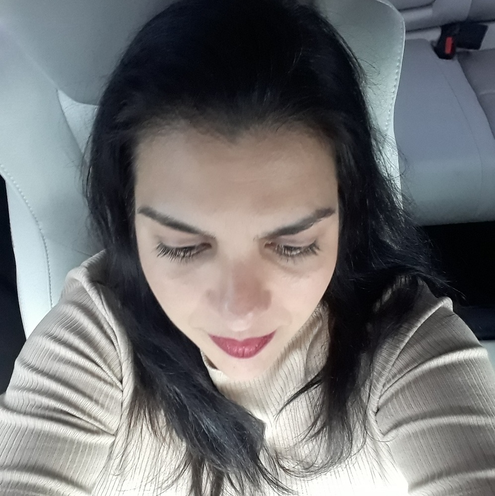 Meet your Posher, Yesenia